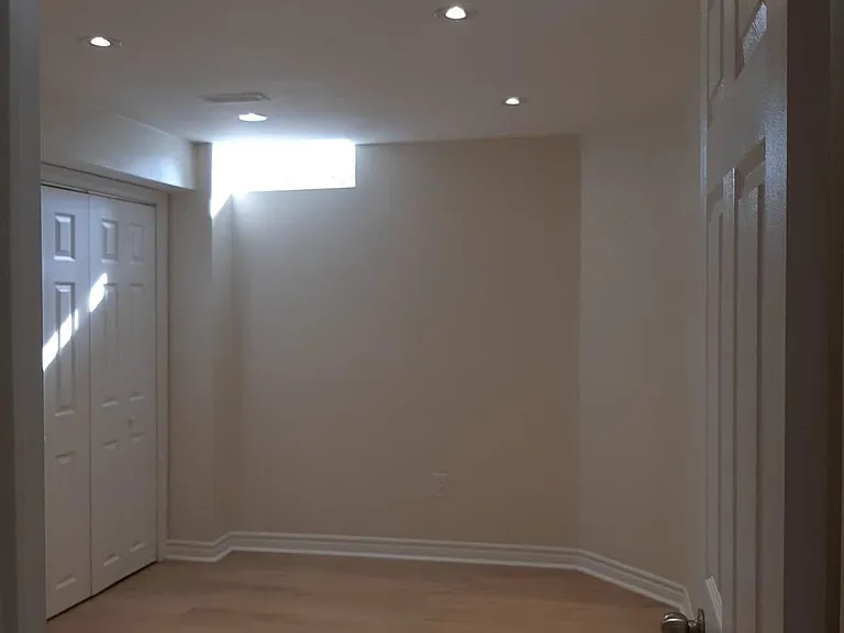 23 Sweet Water Cres #BASEMENT — Photo 13