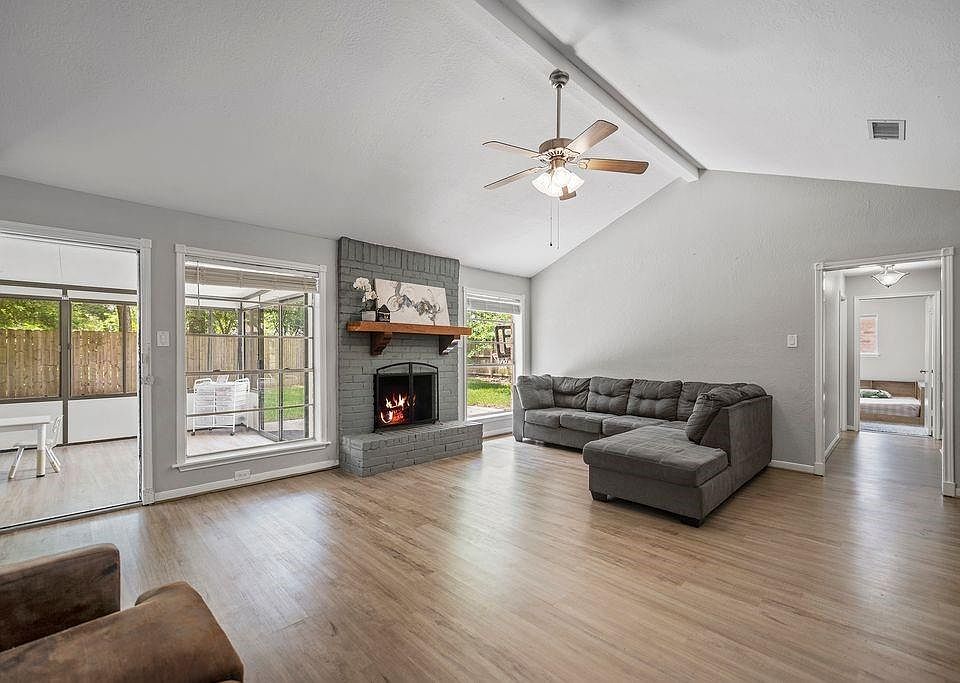 1st image of 6807 Stoney River Dr