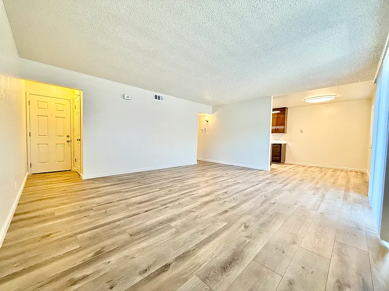 633 Stewart St #22 — Photo 4