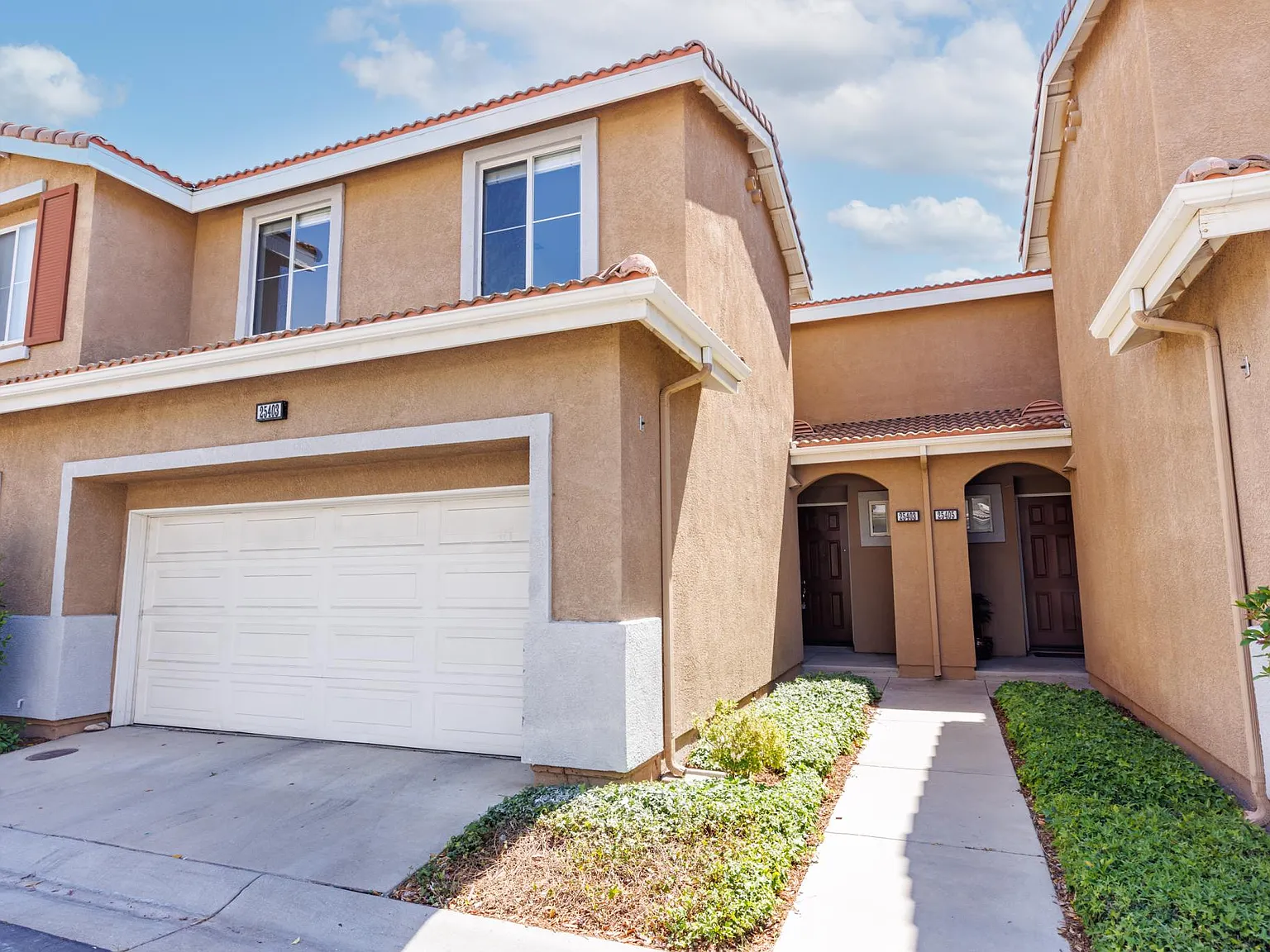 3 bed, 2.5 bath, 1684 sqft, $3,800 — Photo 2