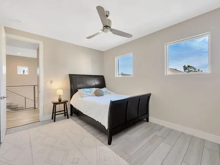 2706 W Trilby Ave — Photo 35