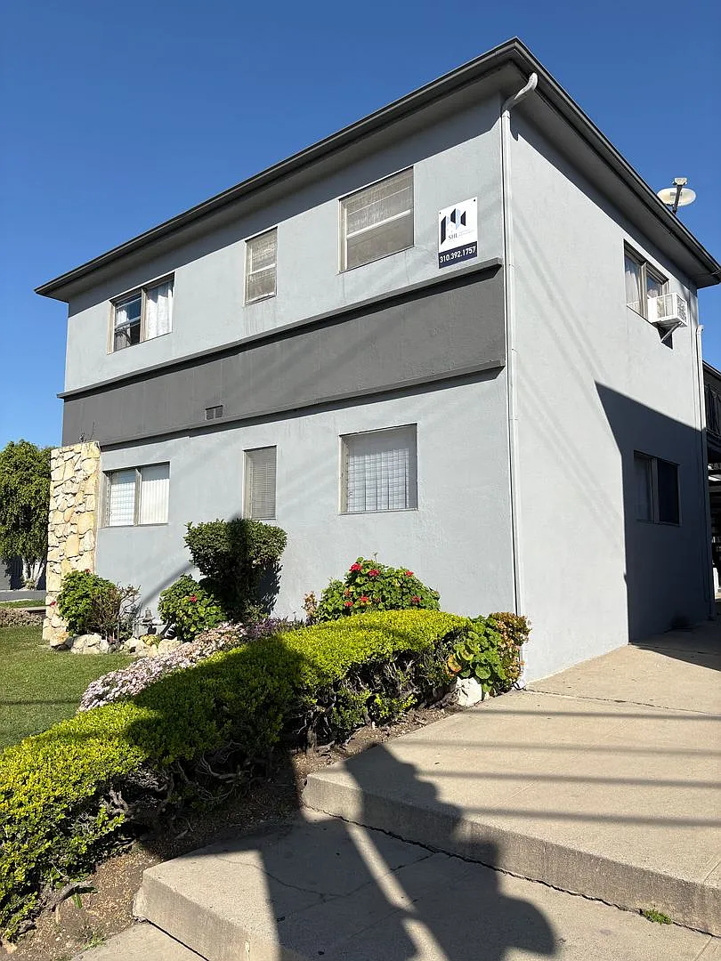 Midtown - 4729 San Vicente — Photo 1