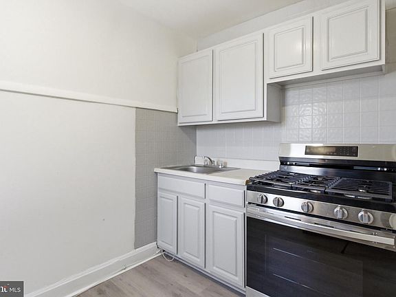 3rd image of 1509 Filbert St