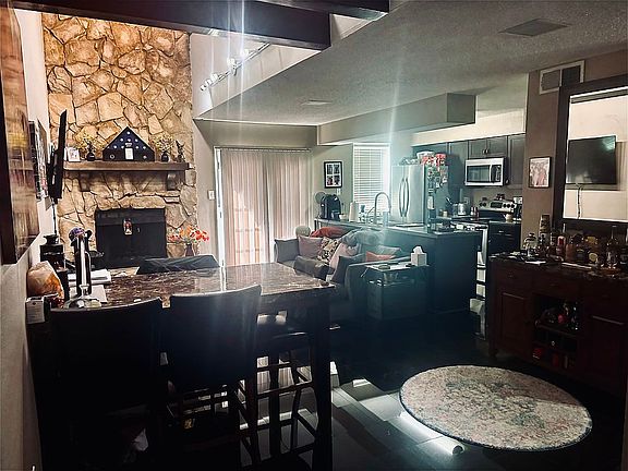 3rd image of 4211 Paradis Ln