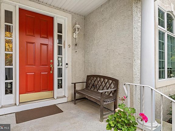 3rd image of 9 Jazz Way