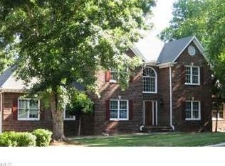 2704 Saint Andrews Ct, Jamestown, NC 27282