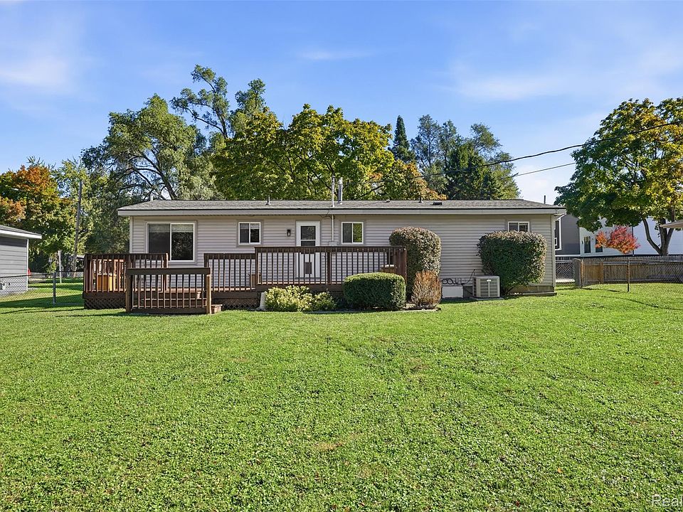 1217 E Commerce St, photo 26
