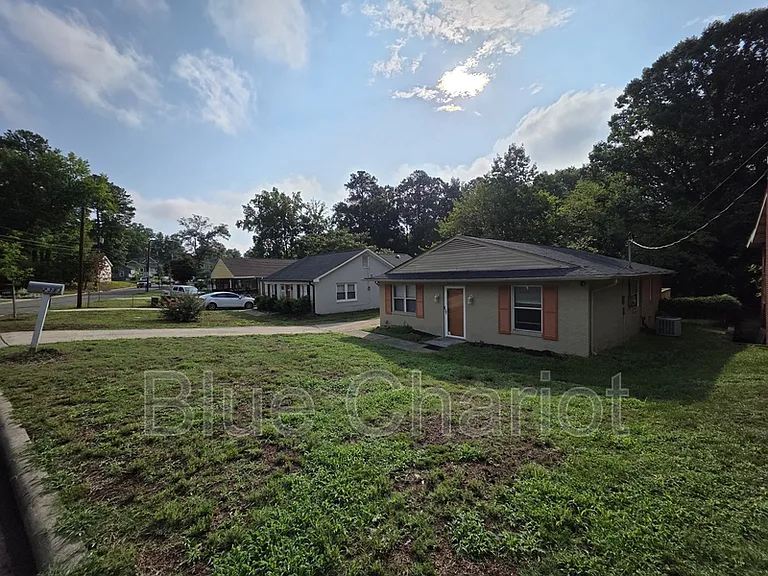 2313 Fitzgerald Ave — Photo 4