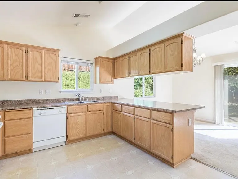 3993 Cambria Dr — Photo 12