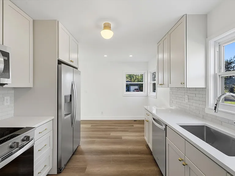 2741 S Jackson St — Photo 18