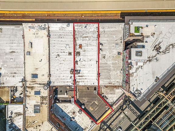 5th image of 922 Broadway