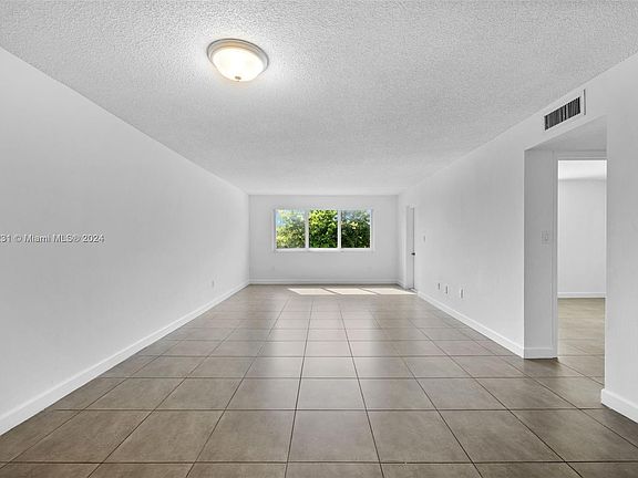 2nd image of 6940 Miami Gardens Dr #1330