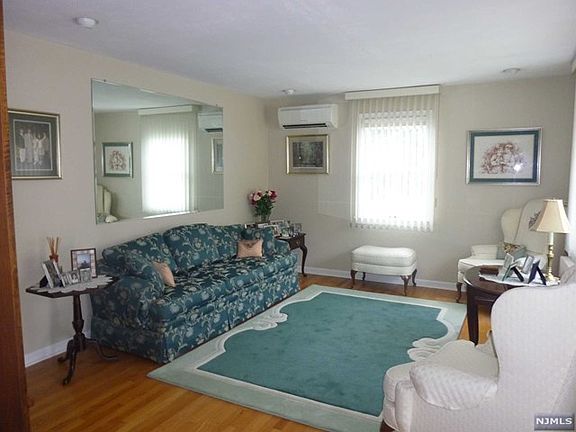 3rd image of 3 Marianna Pl