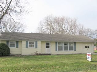 418 E Wall St, Moweaqua, IL 62550