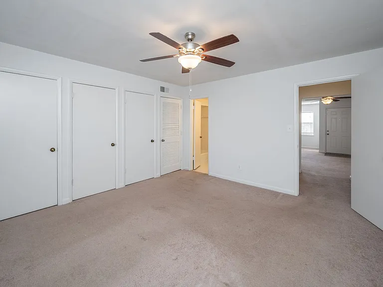 Dana Apartments — Photo 30