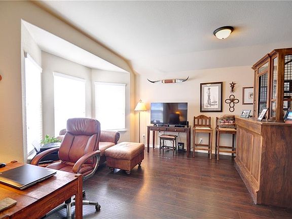 5th image of 8708 Vista Royale Dr