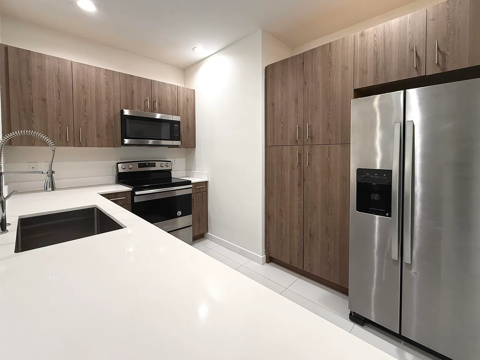 3 bed, 2.5 bath, 1391 sqft, $3,900 — Photo 4