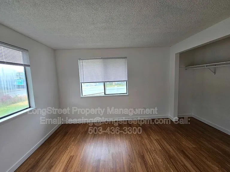 2711 Newton St — Photo 12