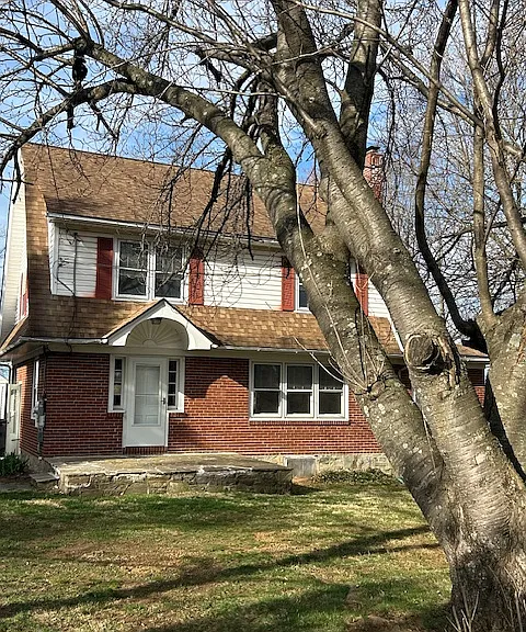 1102 Horseshoe Pike — Photo 1