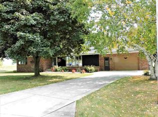 1296 Glane Ct, Oshkosh, WI 54902