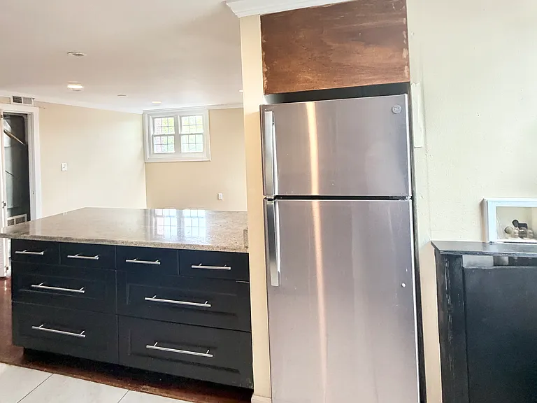 75 Whitney Ave #4C — Photo 3