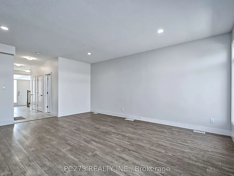 31 Ashberry Pl — Photo 10