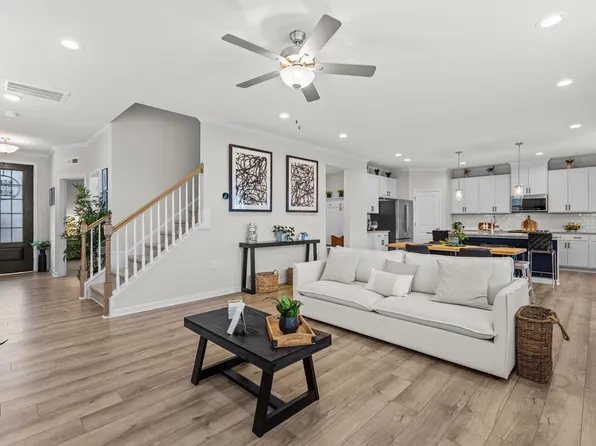 25 Hartford Ln, Fuquay Varina, NC 27526