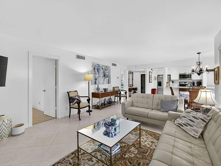 611 Brackenwood Cv — Photo 16