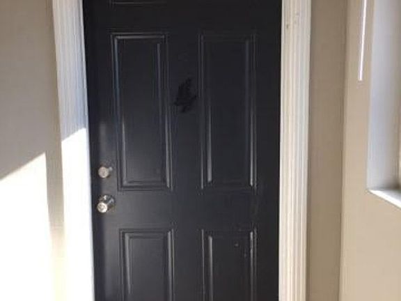 3rd image of 547 Hadley Ave APT 4