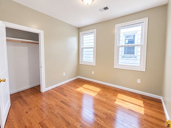 5th image of 32 20th Ave #2