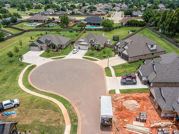 2nd image of 3405 Broadmoore Blvd