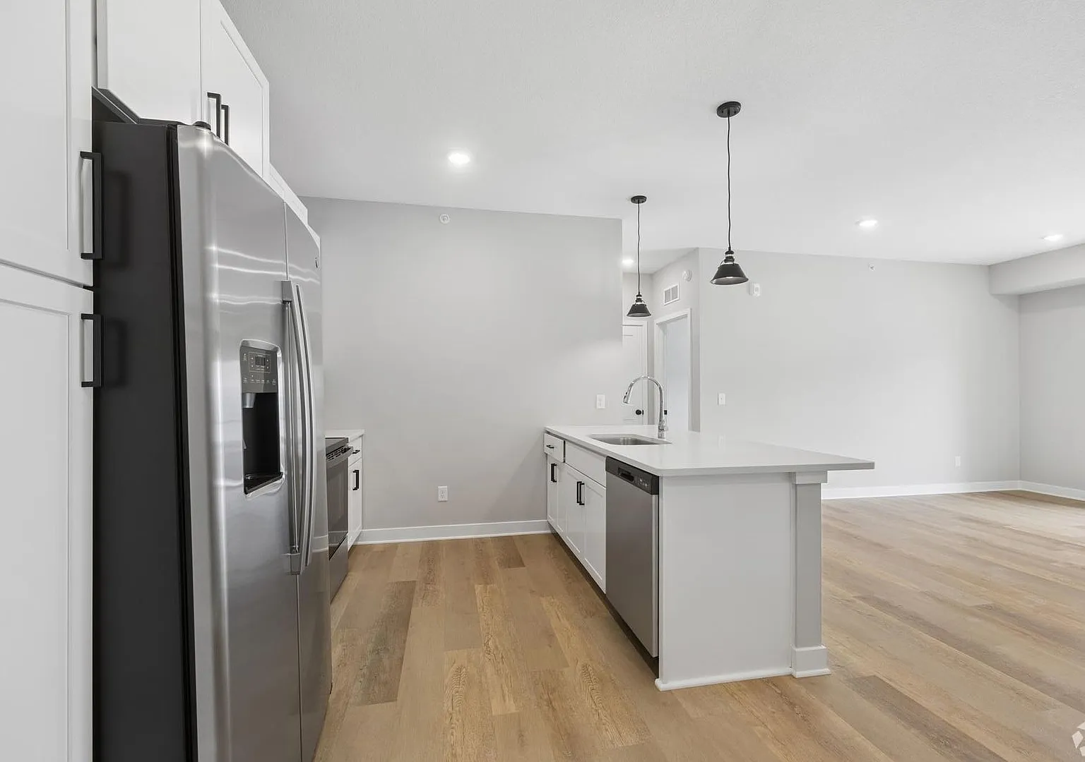 Oneka Fields Townhomes (D) — Photo 2