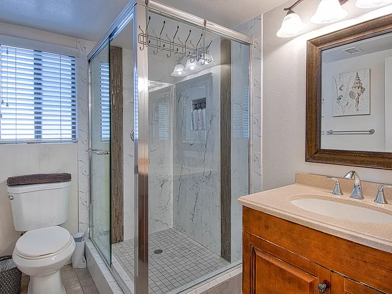 414 E Oceanfront — Photo 46
