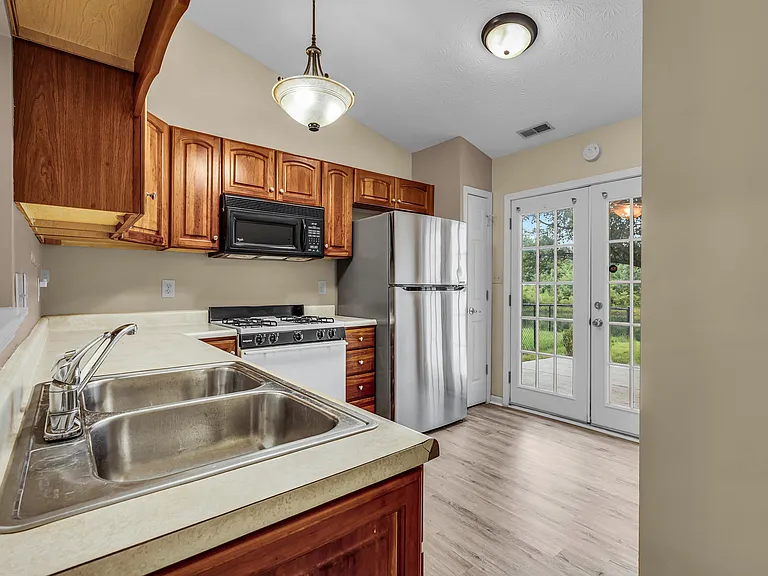 6748 Wimbledon Dr — Photo 11