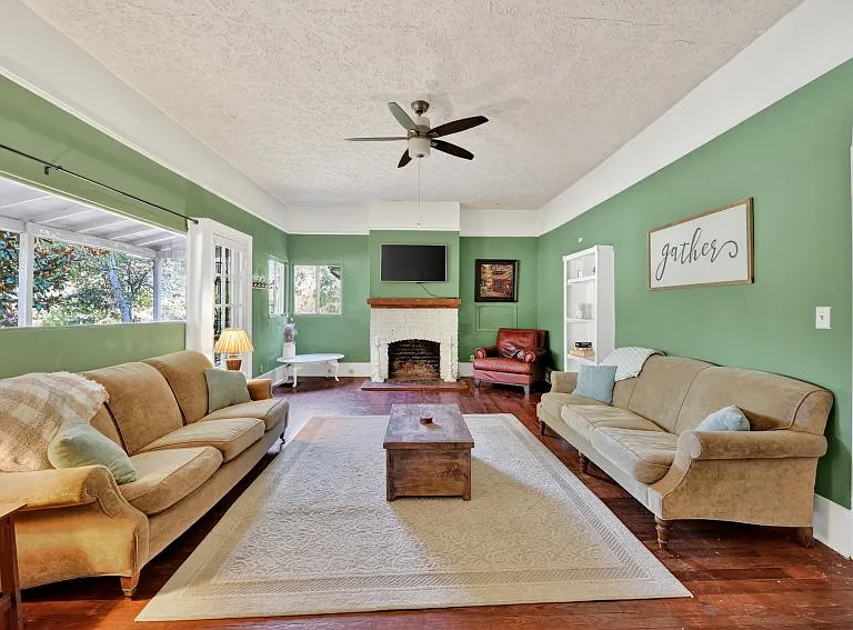 1455 E Broad St — Photo 23