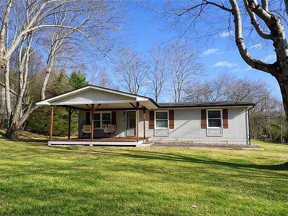 2nd image of 340 Vista Ln