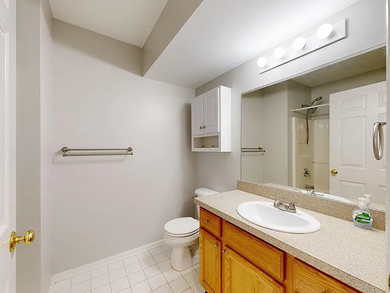 2718 S Knightsbridge Cir — Photo 15