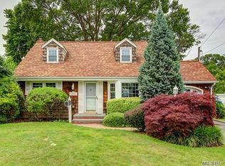 49 Unqua Rd, Massapequa, NY 11758