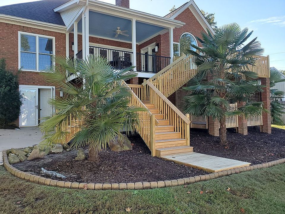 2nd image of 208 N Wonder Dr