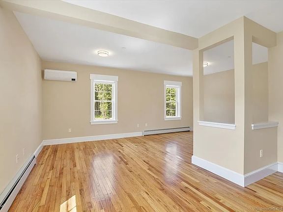 4th image of 72 Tunxis St #78