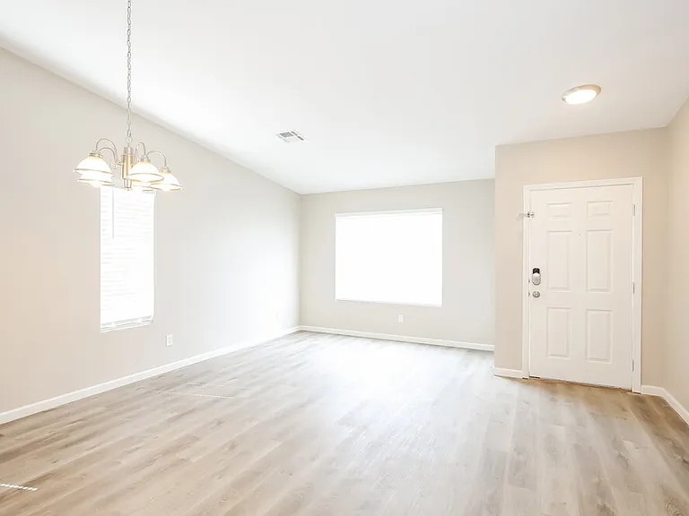 3117 Honeysuckle Ave — Photo 6