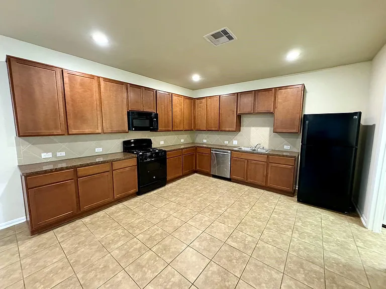 8230 Polaris Point Ln — Photo 5