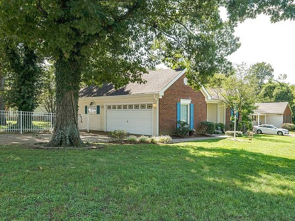 3rd image of 385 Cedarcliff Rd