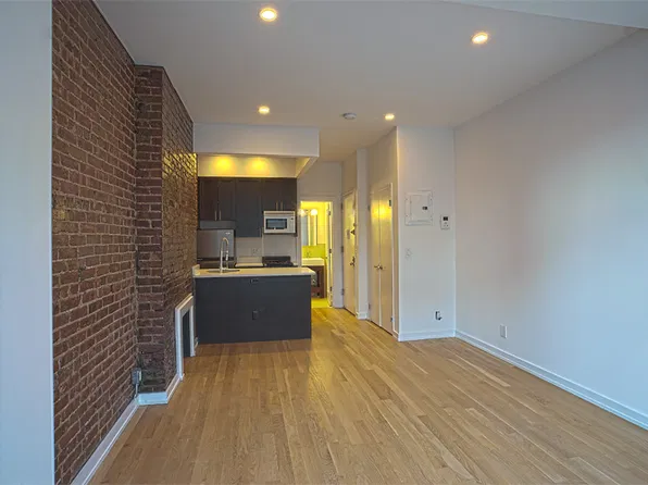 218 E 84th St #5D, New York, NY 10028