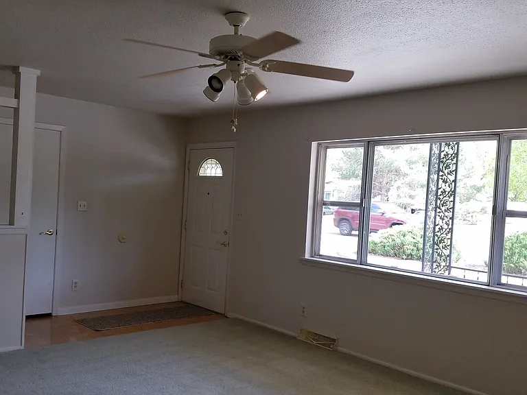 1613 Grand Ave — Photo 3