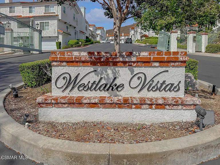 391 Westlake Vista Ln — Photo 43