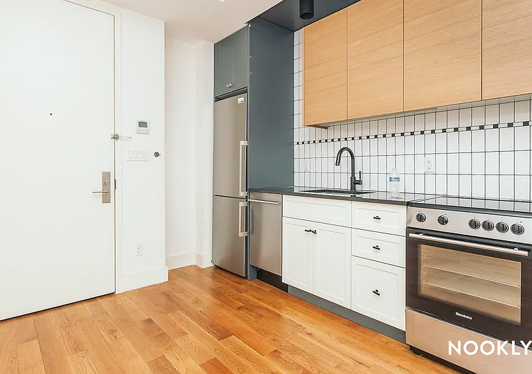 845 Grand St #5D — Photo 1