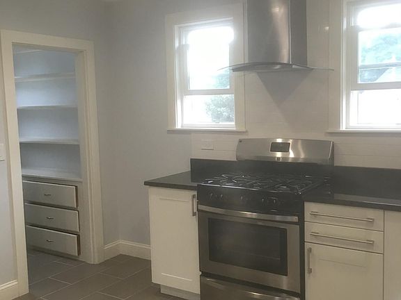 2nd image of 52 Bedford St #2A