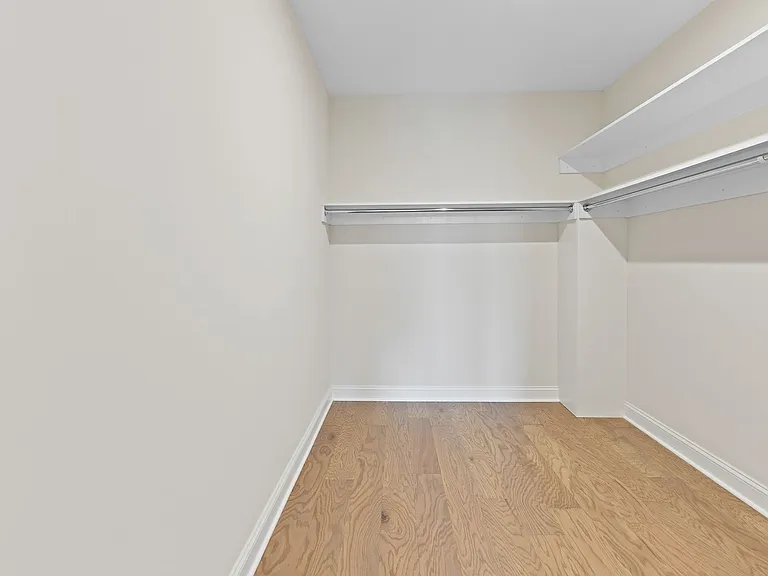 5233 Highpointe Lakes Dr #401 — Photo 49
