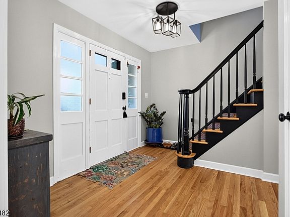 3rd image of 17 Forest Ln